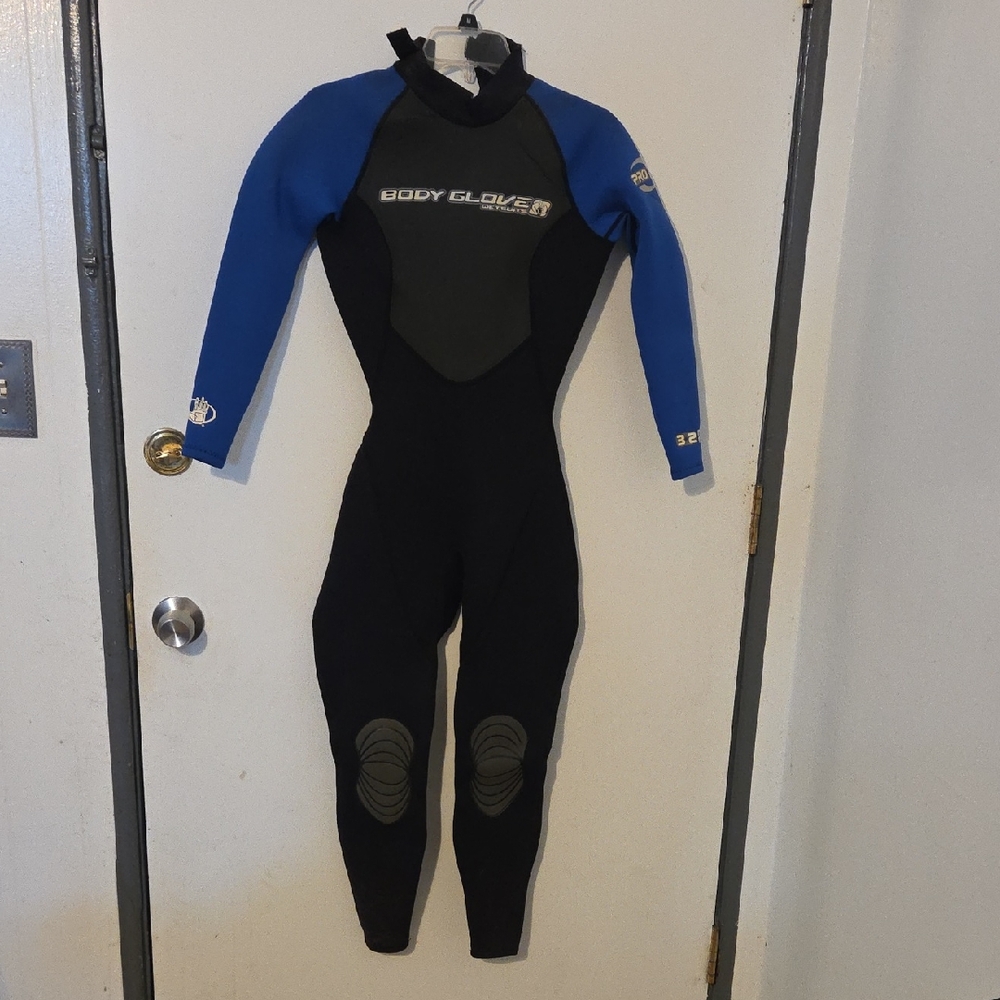 Body Glove Blue and Black One Piece Wetsuit with Reinforced Knees